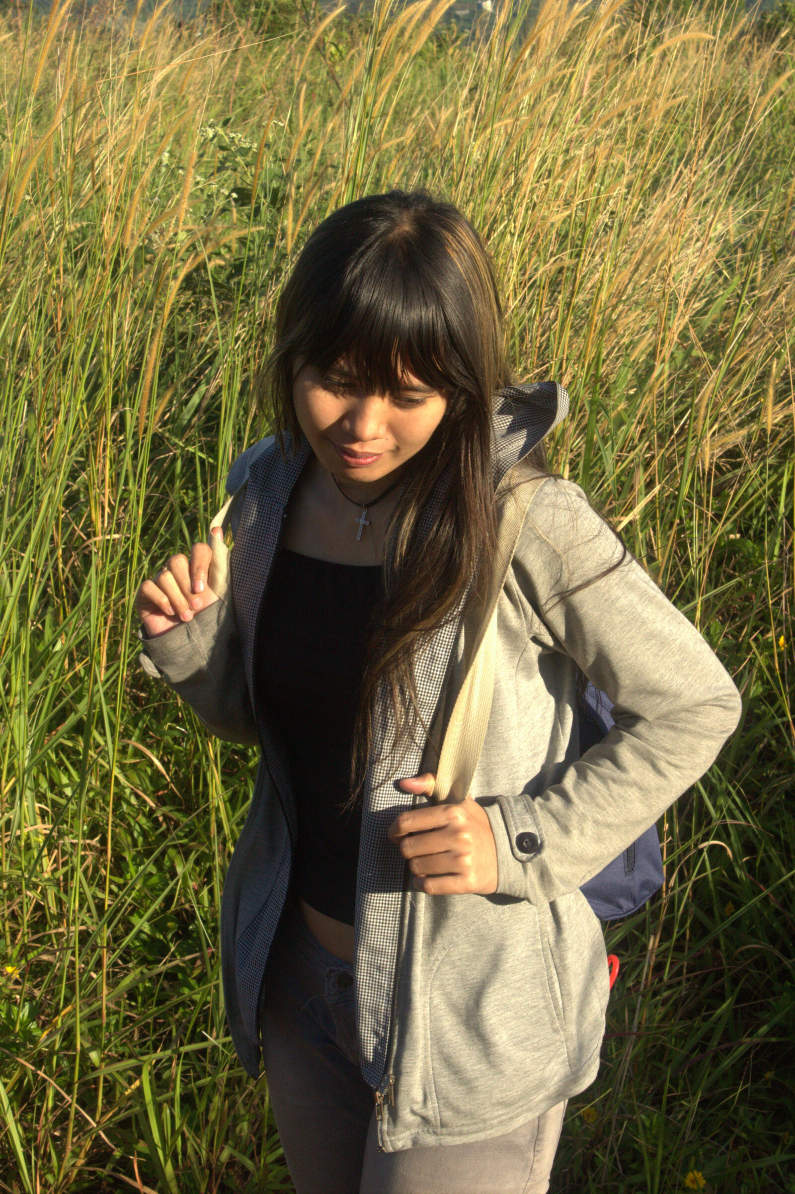 Canon EOS 600D (Rebel EOS T3i / EOS Kiss X5) sample photo. Asian, girl, field, girl photography
