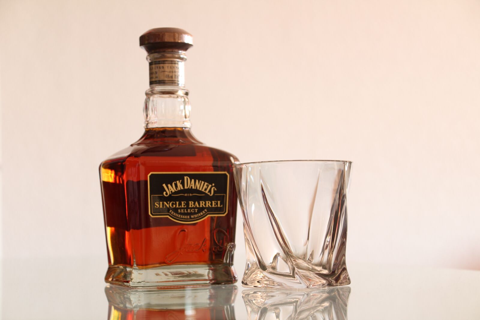 Canon TS-E 90mm F2.8 Tilt-Shift sample photo. Jack daniels, whisky, glass photography