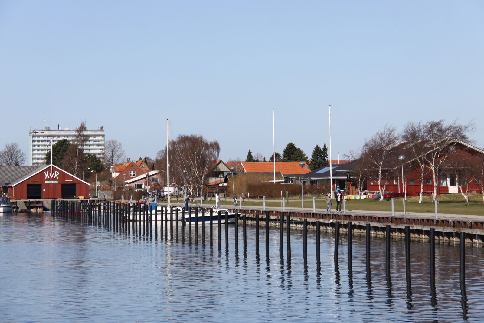 Canon EOS 50D sample photo. Port, poles, clubhouses photography