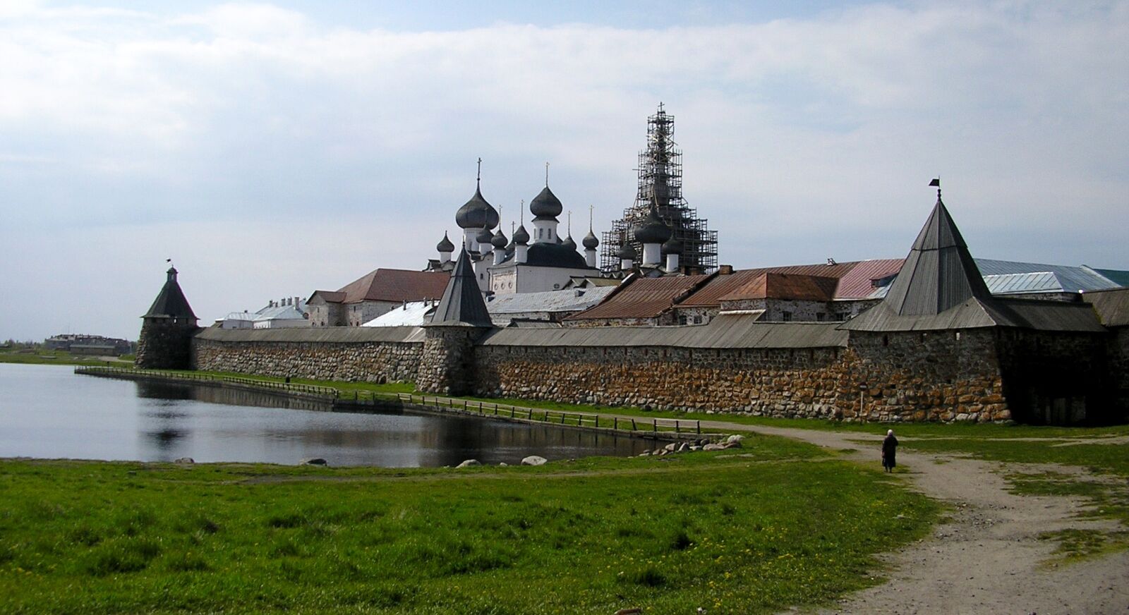 Olympus X100,D540Z,C310Z sample photo. Fortress, monastery, road photography