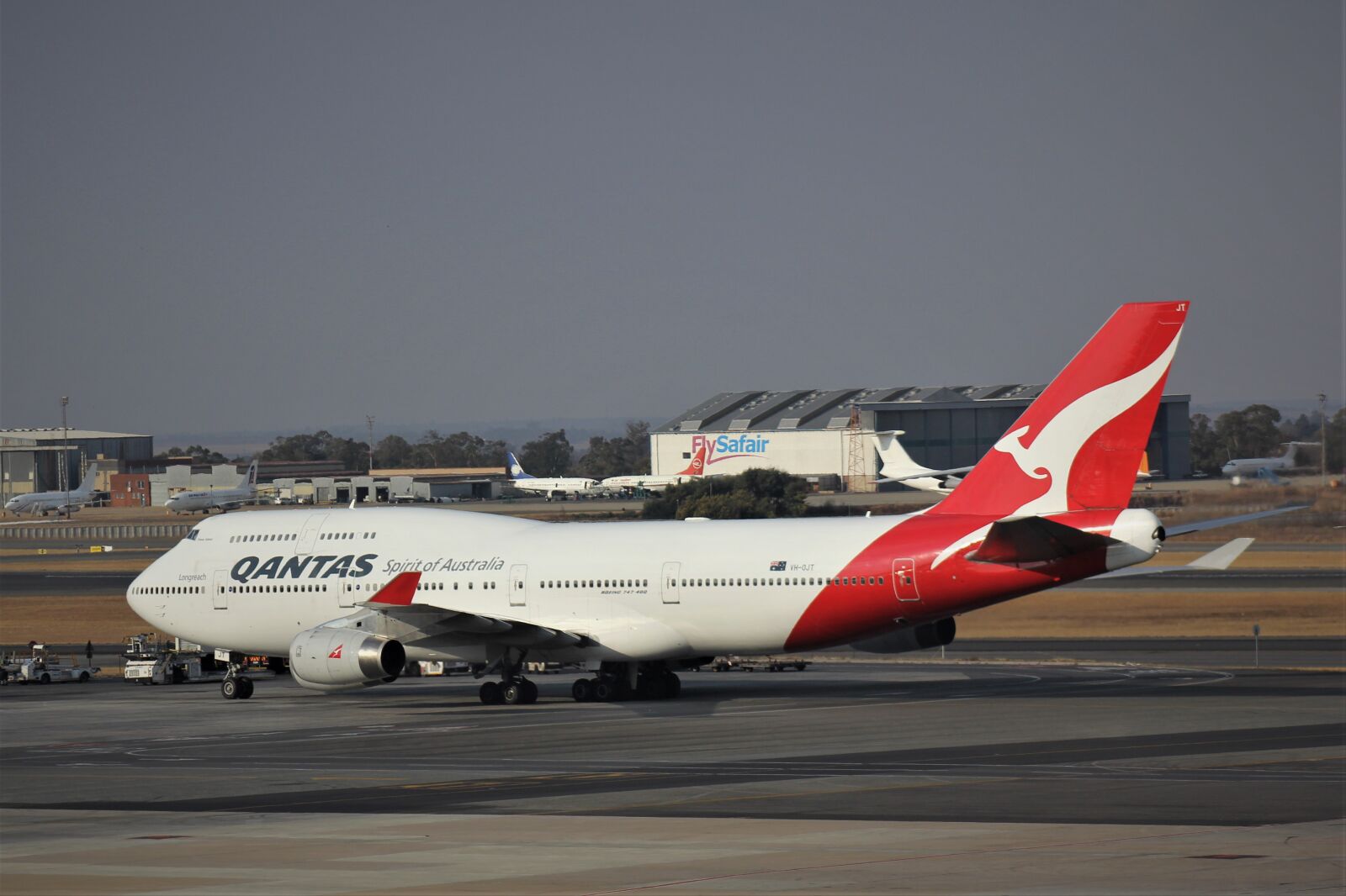 Canon EOS 60D sample photo. Qantas, boeing 747, jumbo photography