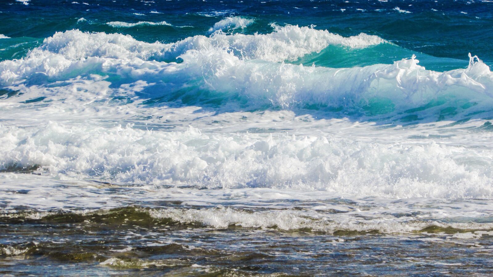 Canon PowerShot SX400 IS sample photo. Wave, bubbles, foam photography