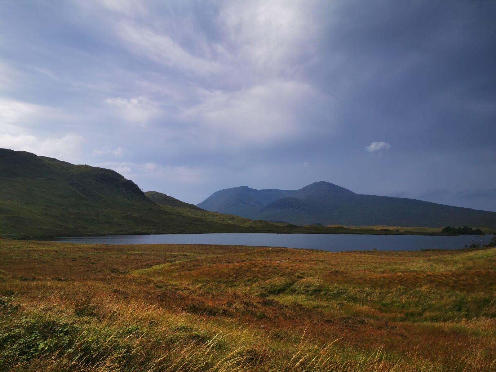 HUAWEI P30 Pro sample photo. Grass field, scotland, highlands photography