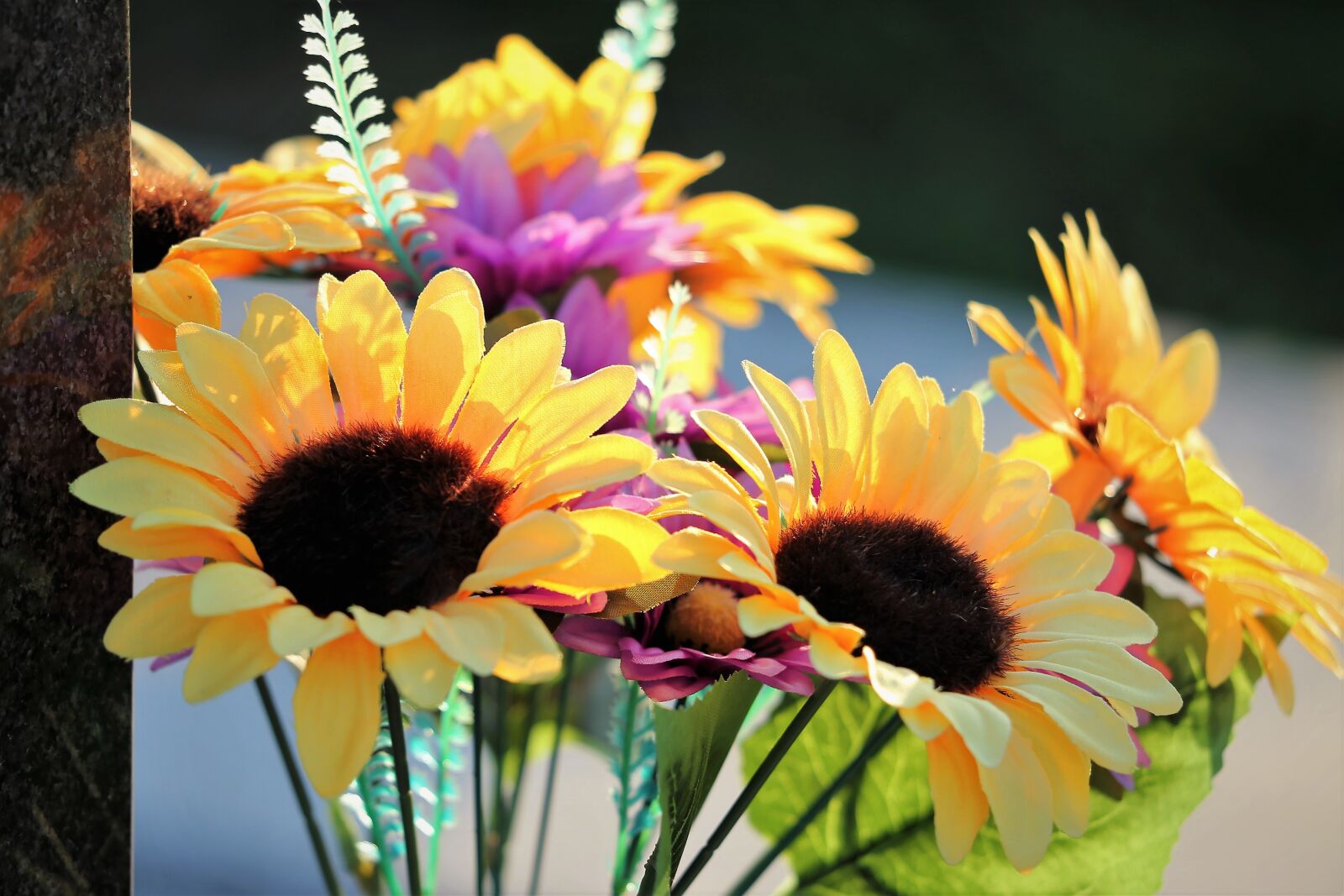 Canon EF 70-300 F4-5.6 IS II USM sample photo. Artificial flowers, vase, colorful photography