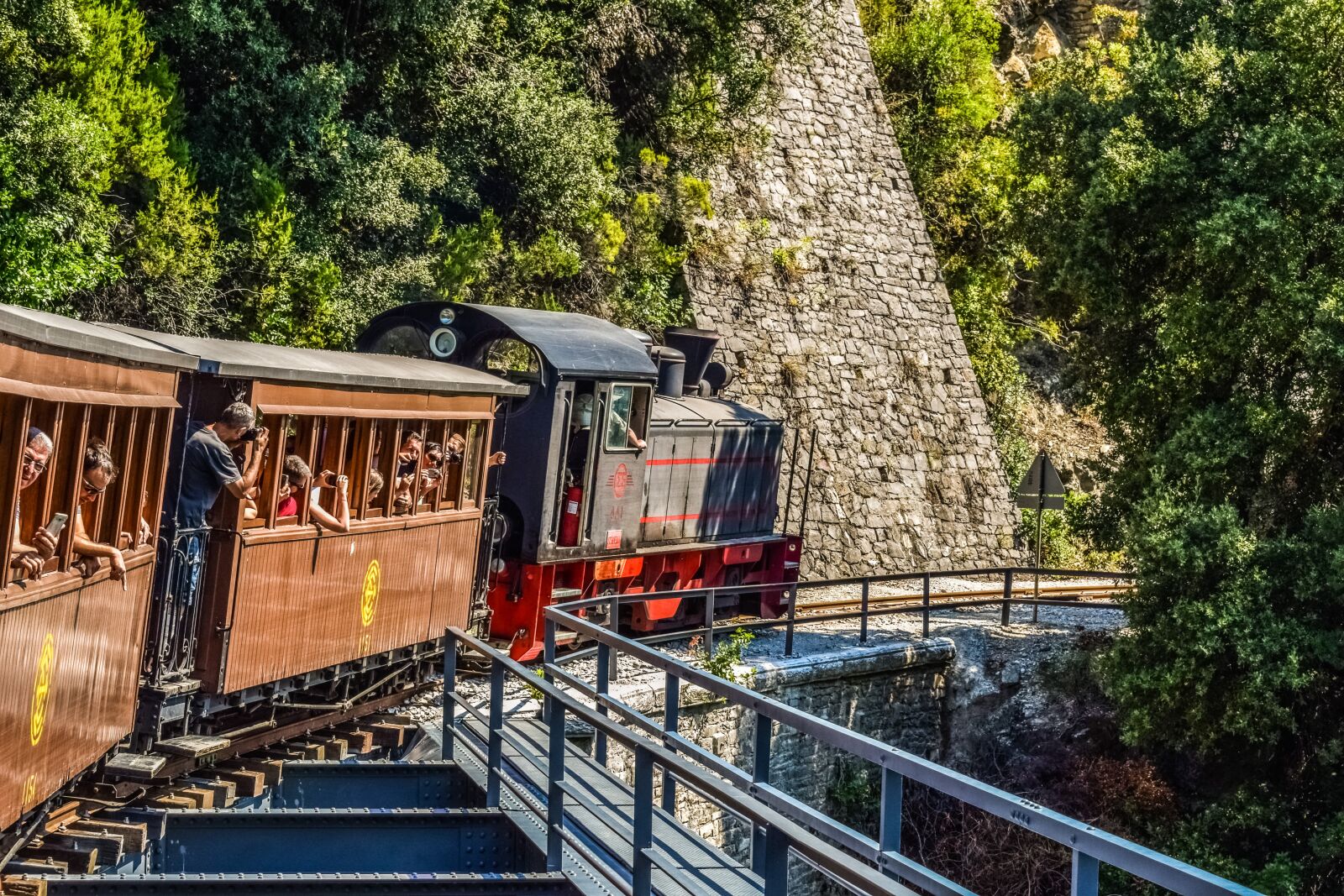Nikon D3300 sample photo. Greece, pelio, train photography