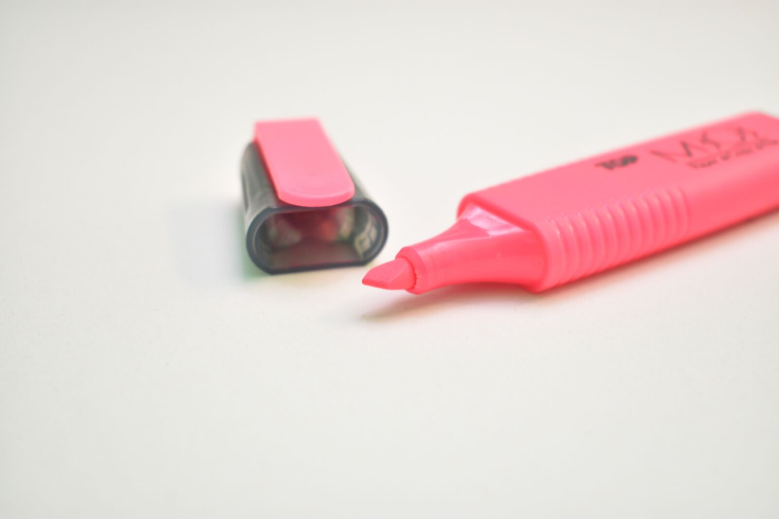 Nikon D3400 sample photo. Pink, highlighter, marker photography