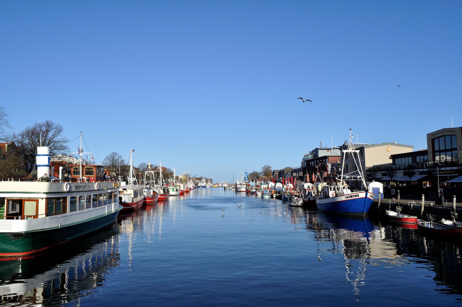 Nikon D5000 sample photo. Waters, travel, boat photography
