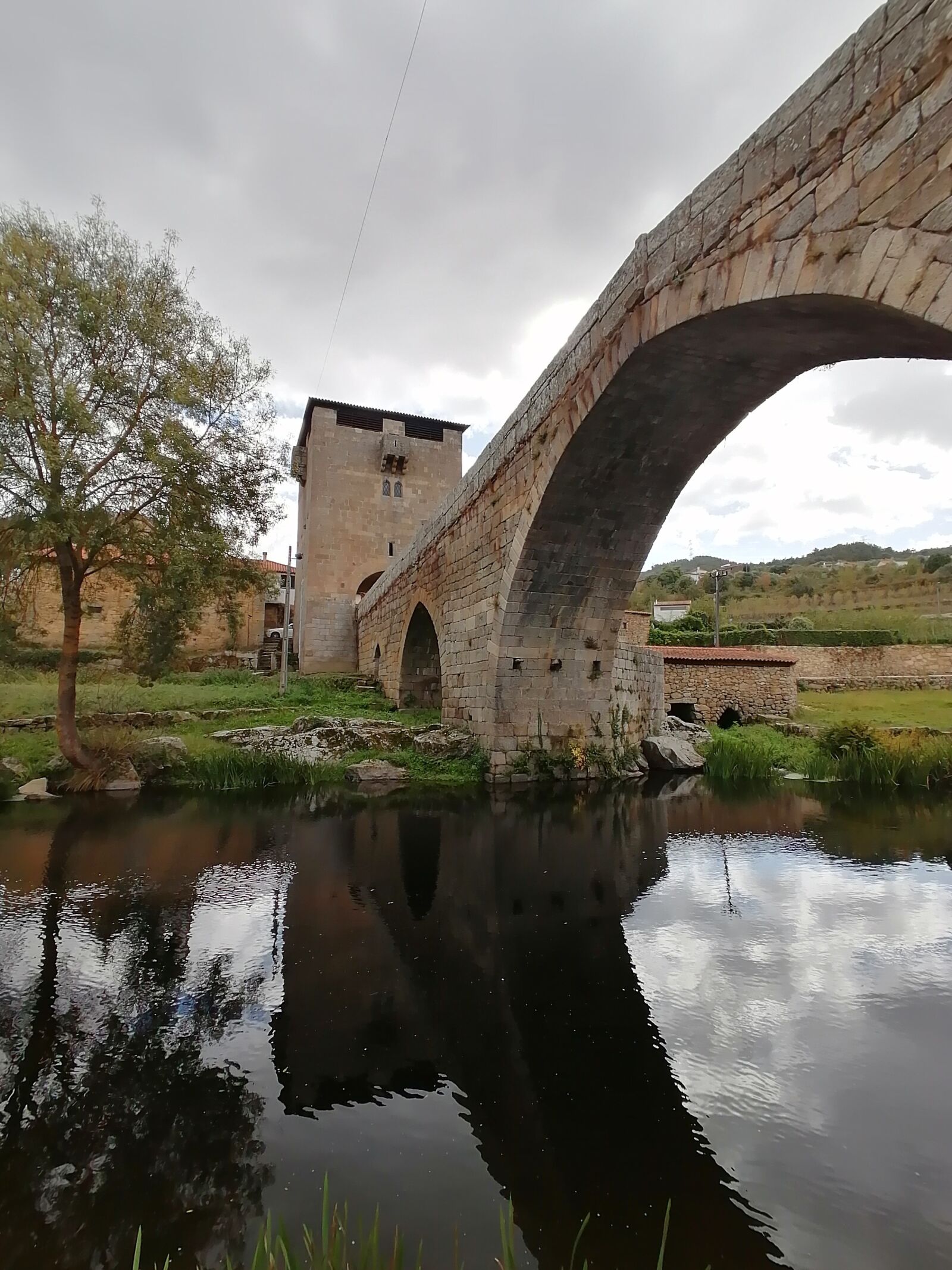 HUAWEI MAR-LX1A sample photo. Ucanha, tower, bridge photography