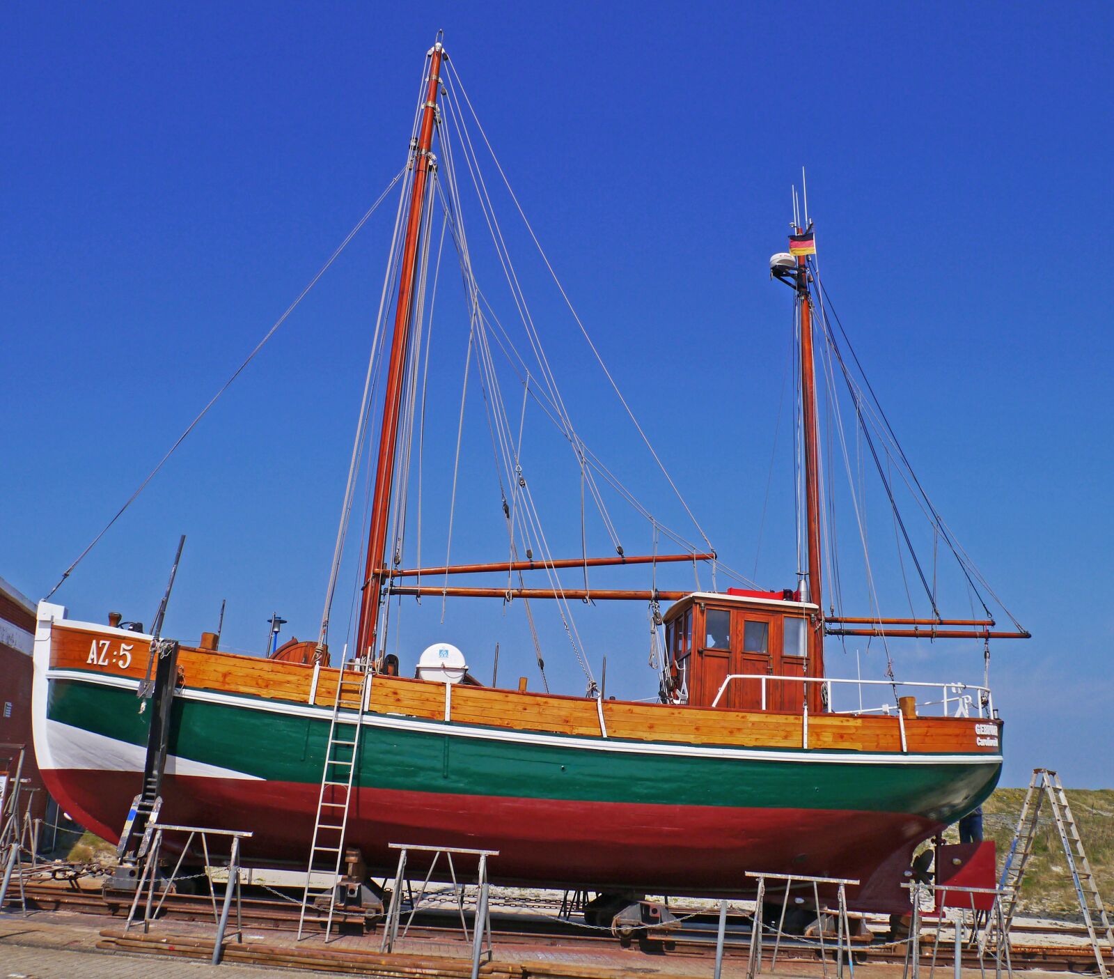 Panasonic Lumix DMC-GX1 sample photo. Dry dock, cutter, repair photography
