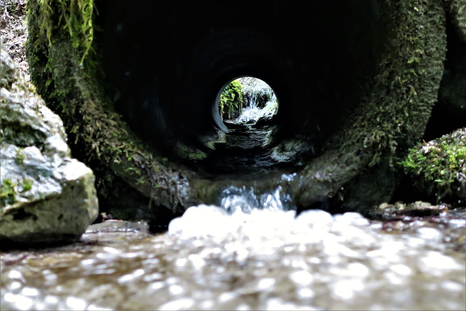 Canon PowerShot G9 X sample photo. Water pipe, bach, water photography