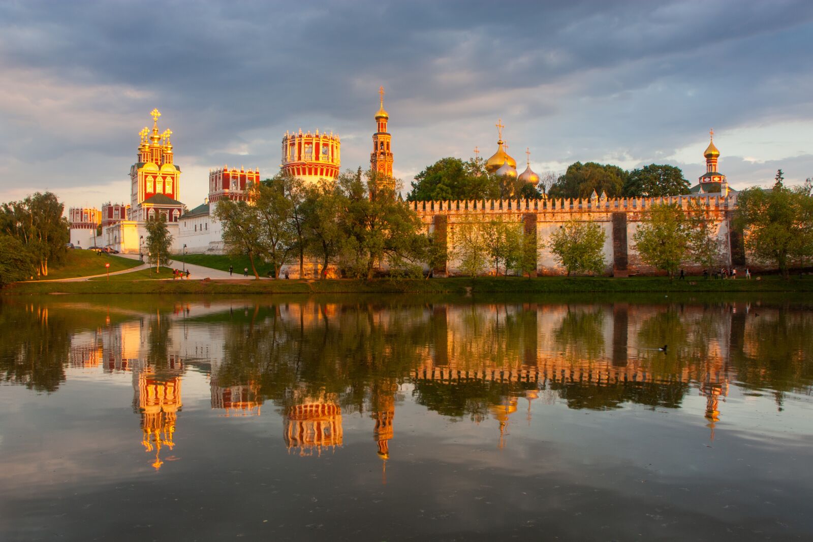 Canon EOS 450D (EOS Rebel XSi / EOS Kiss X2) sample photo. Moscow, russia, monastery photography