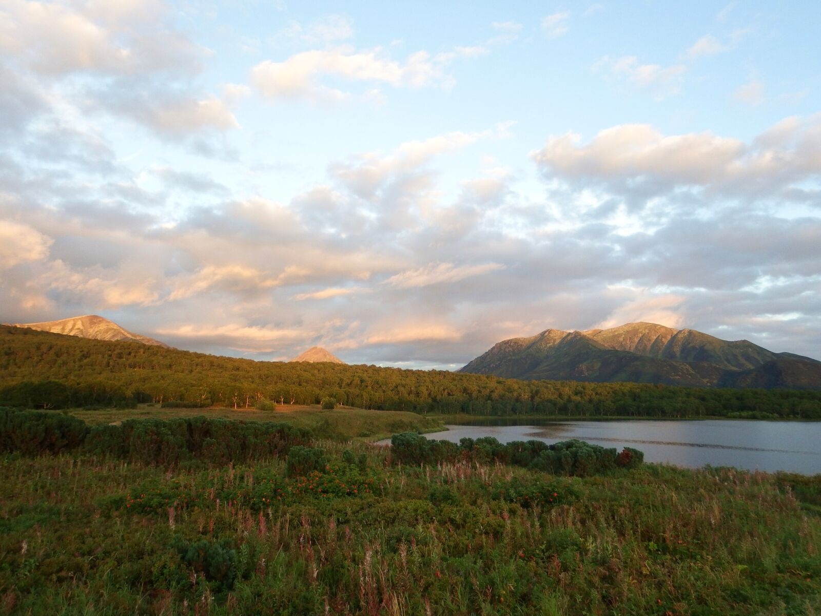 Fujifilm FinePix S1 sample photo. Lake, evening, sunset photography