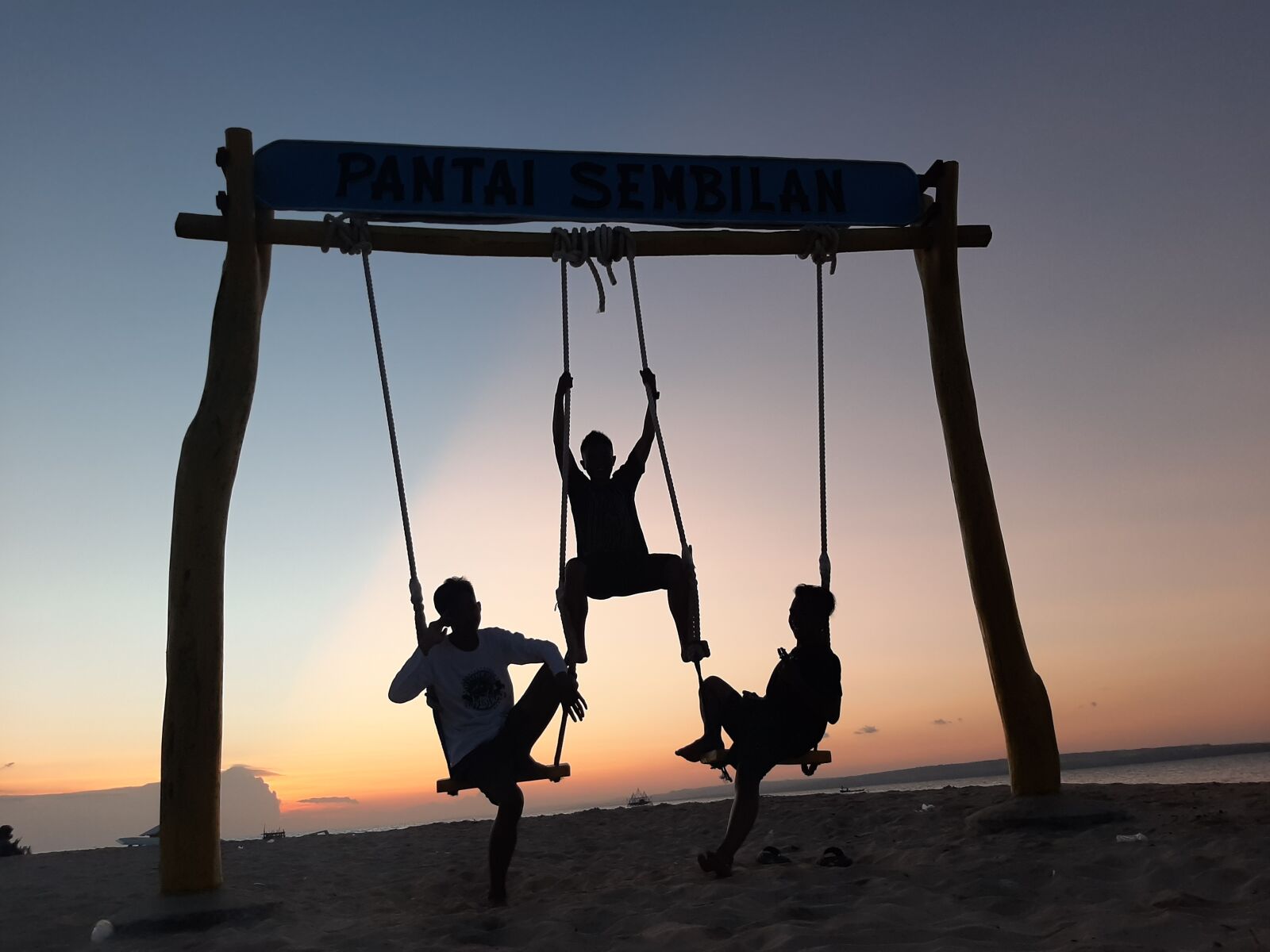 Samsung SM-A505F sample photo. Beach, black, sembilanbeach photography