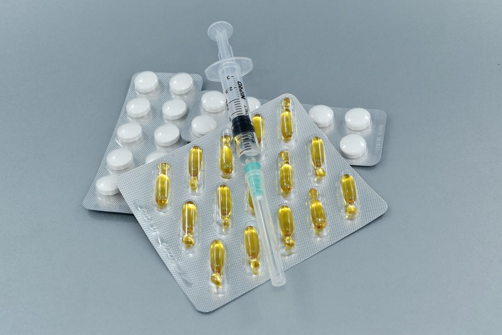 Nikon D5500 sample photo. Aspirin, cure, diet supplements photography