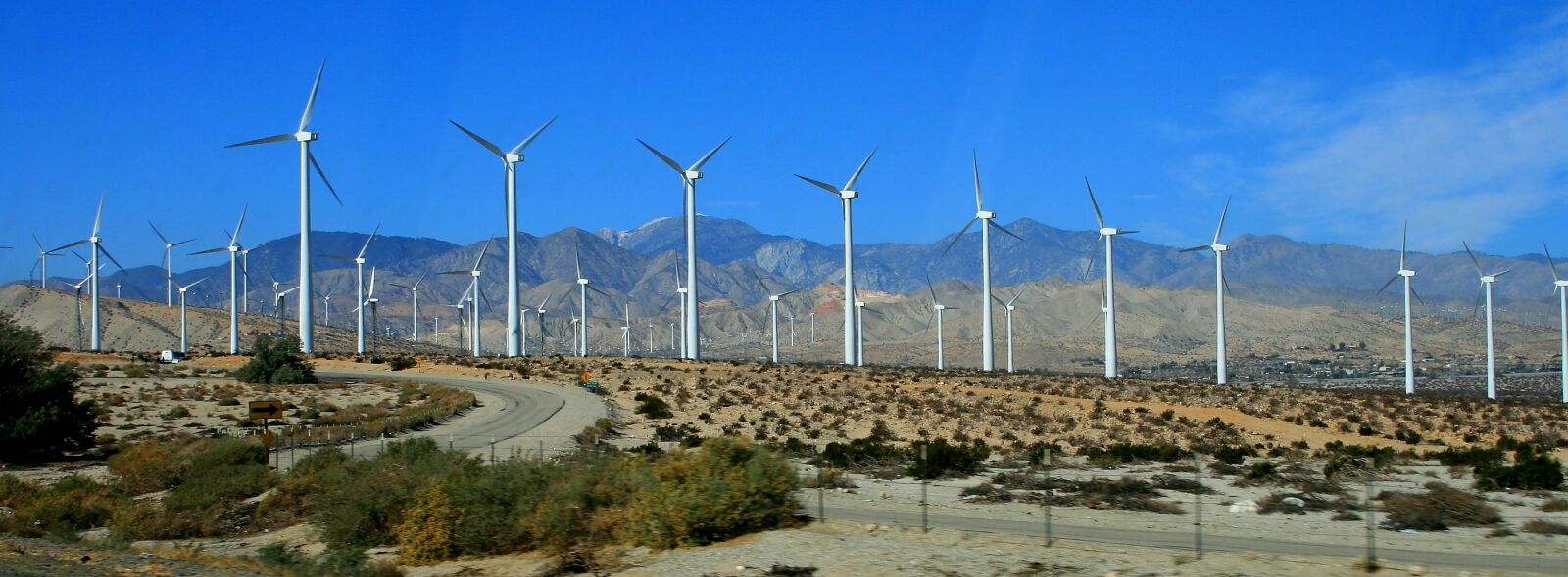 Canon EOS 400D (EOS Digital Rebel XTi / EOS Kiss Digital X) sample photo. Windmills, california, power photography
