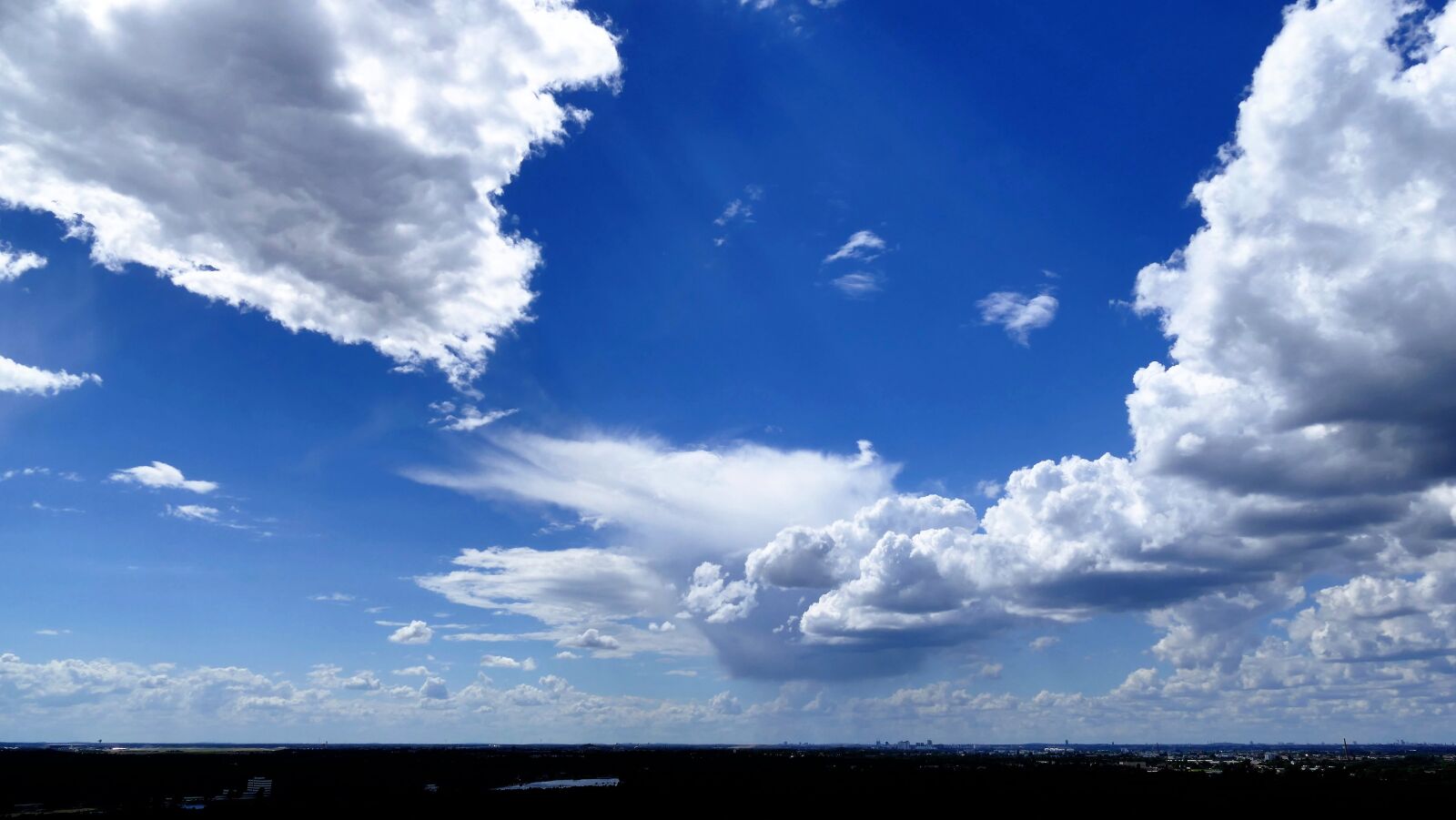 Panasonic Lumix DMC-FZ1000 sample photo. Nature, sky, clouds photography
