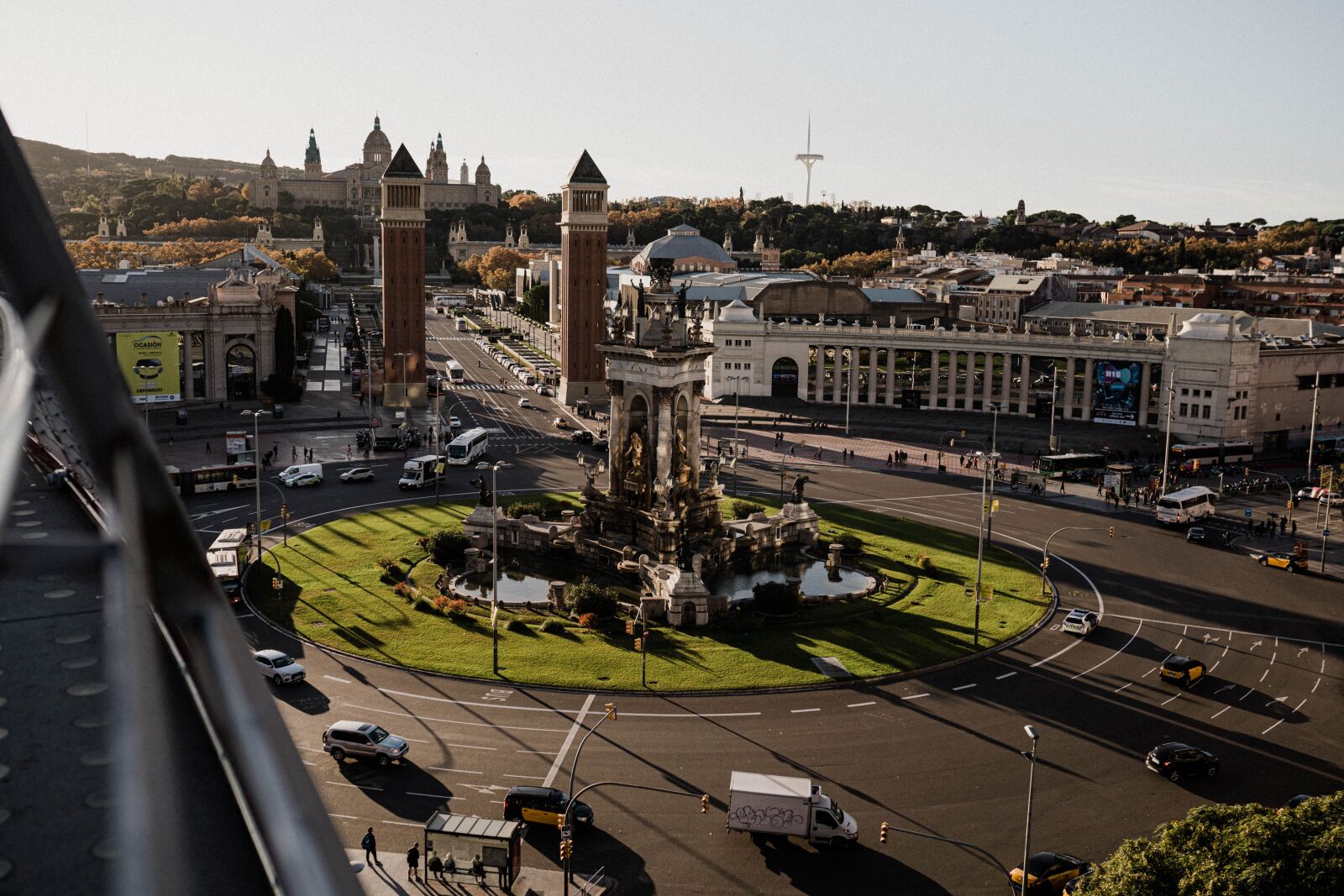 Sony a7 III + Sigma 35mm F1.4 DG HSM Art sample photo. Barcelona, spain, cityscape photography