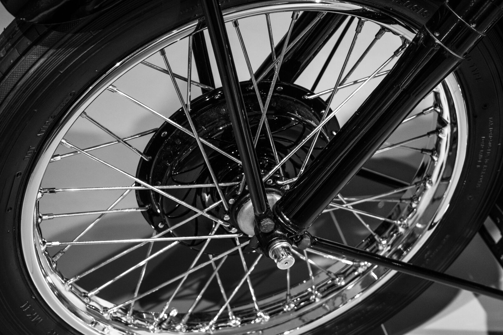 Nikon D5500 sample photo. Moto, wheel, radios photography