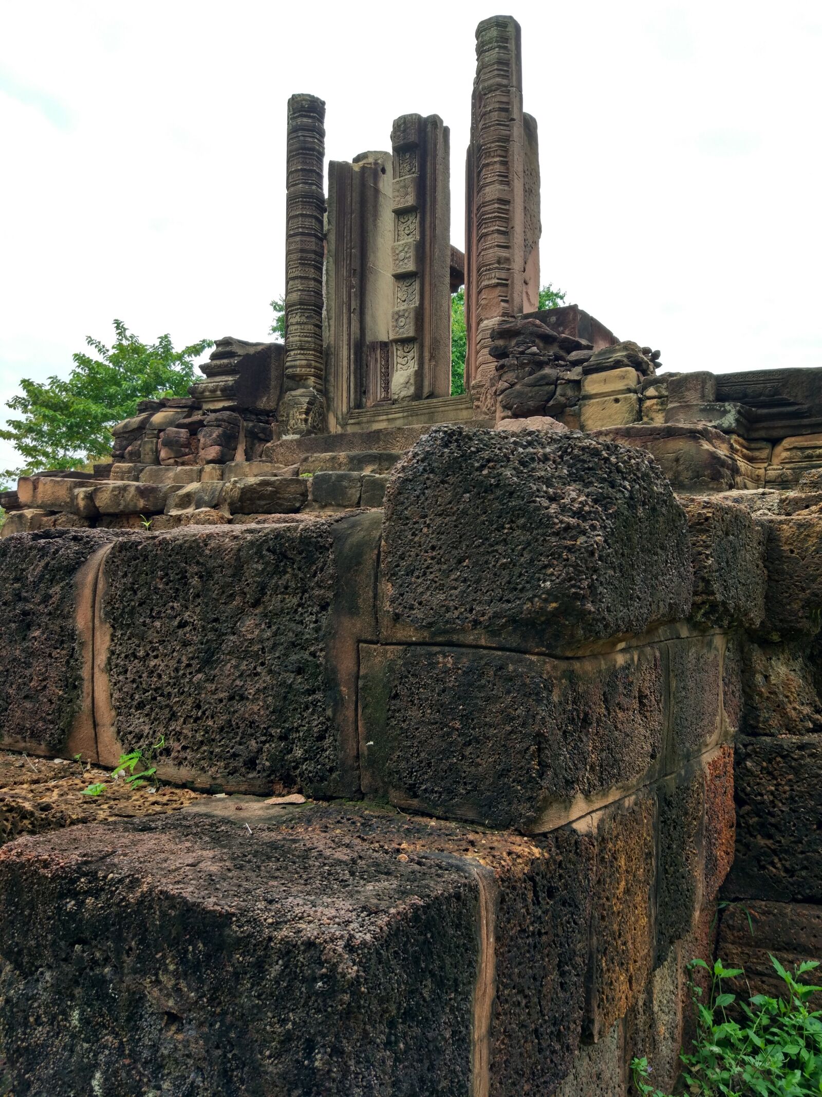 Xiaomi MI 5 sample photo. Stone castle, nature, building photography