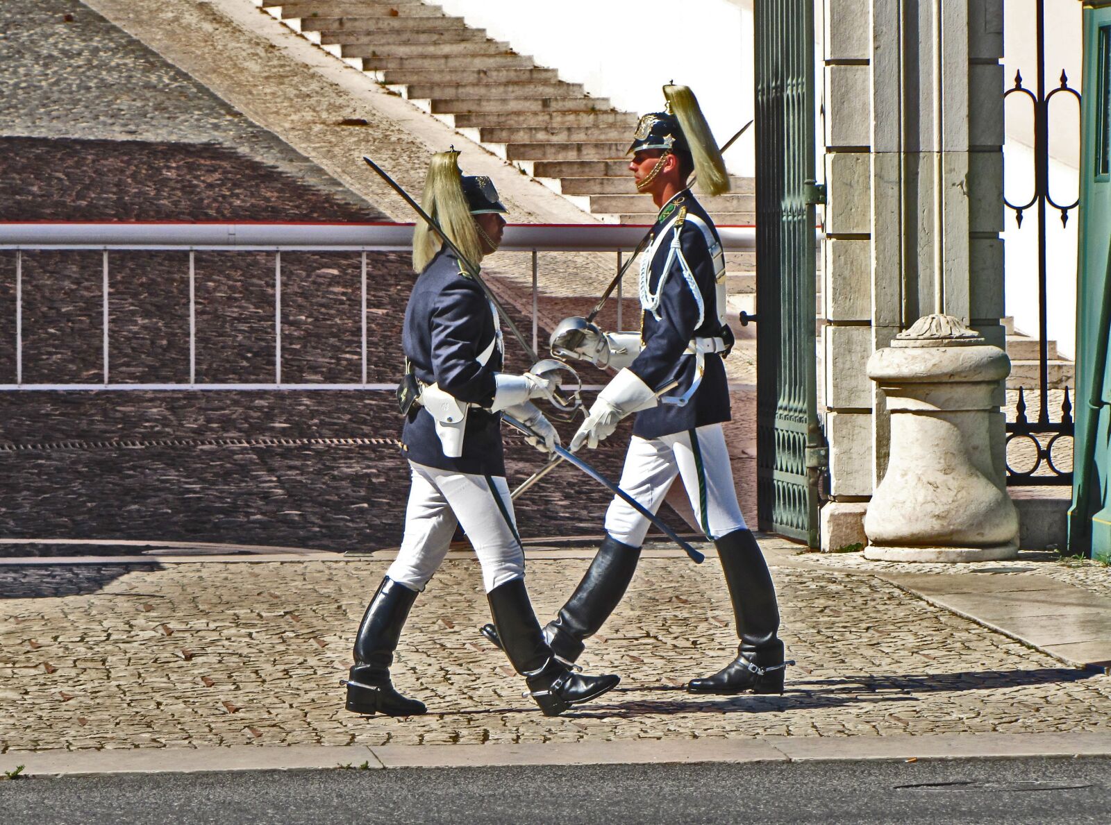 Canon PowerShot SX20 IS sample photo. Lisbon, portugal, guard photography