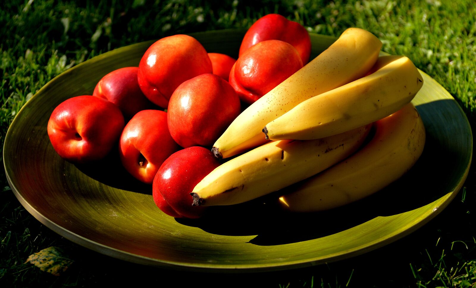 Nikon D3200 sample photo. Bananas, nectarines, fruit photography