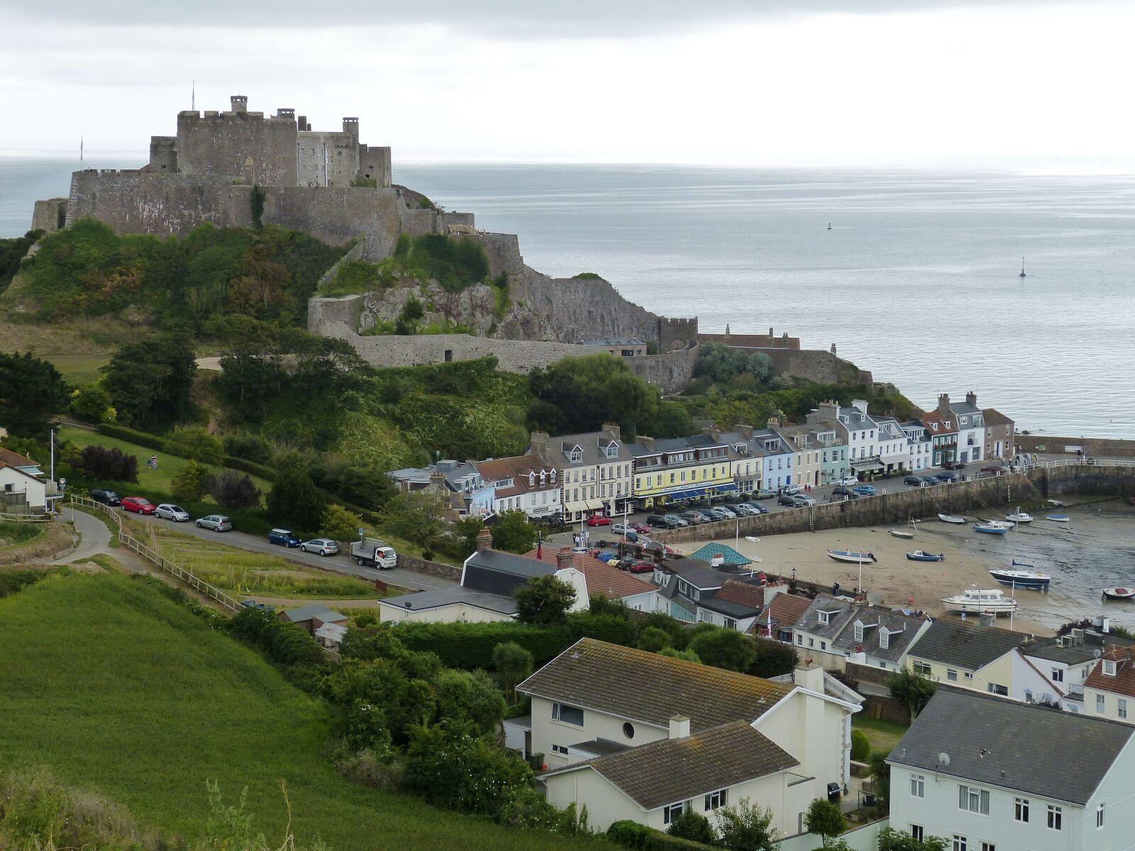 Panasonic Lumix DMC-FZ150 sample photo. Jersey, castle, orgueil photography
