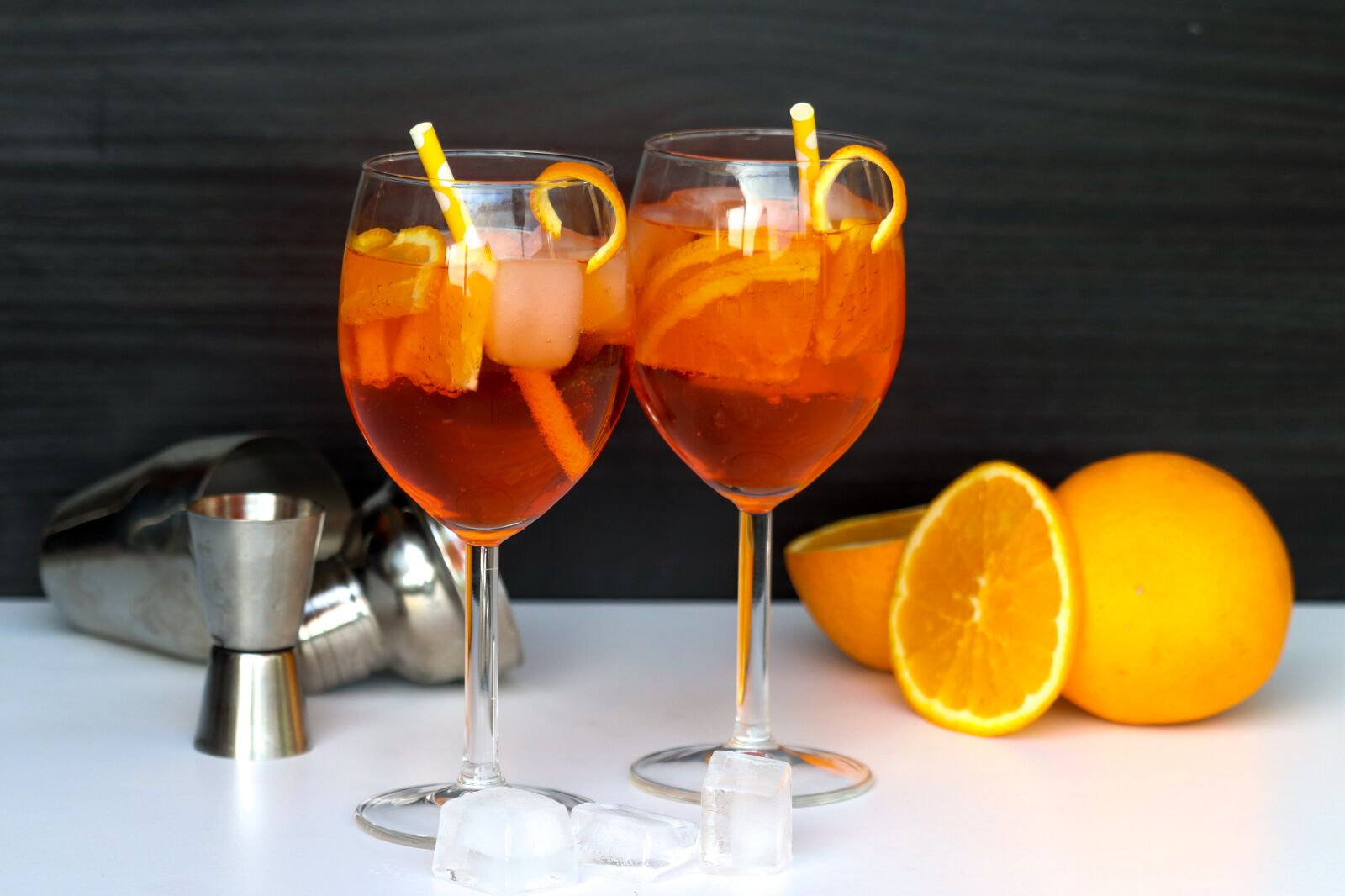 Canon EOS 800D (EOS Rebel T7i / EOS Kiss X9i) sample photo. Spritz, aperol, cocktail photography