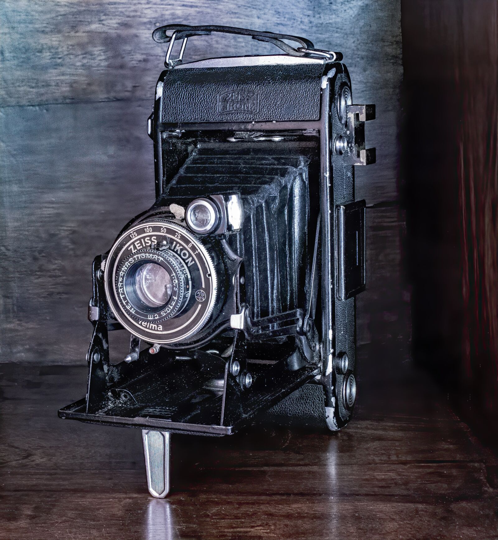 Canon EOS 800D (EOS Rebel T7i / EOS Kiss X9i) sample photo. Camera, zeiss-ikon, vintage photography
