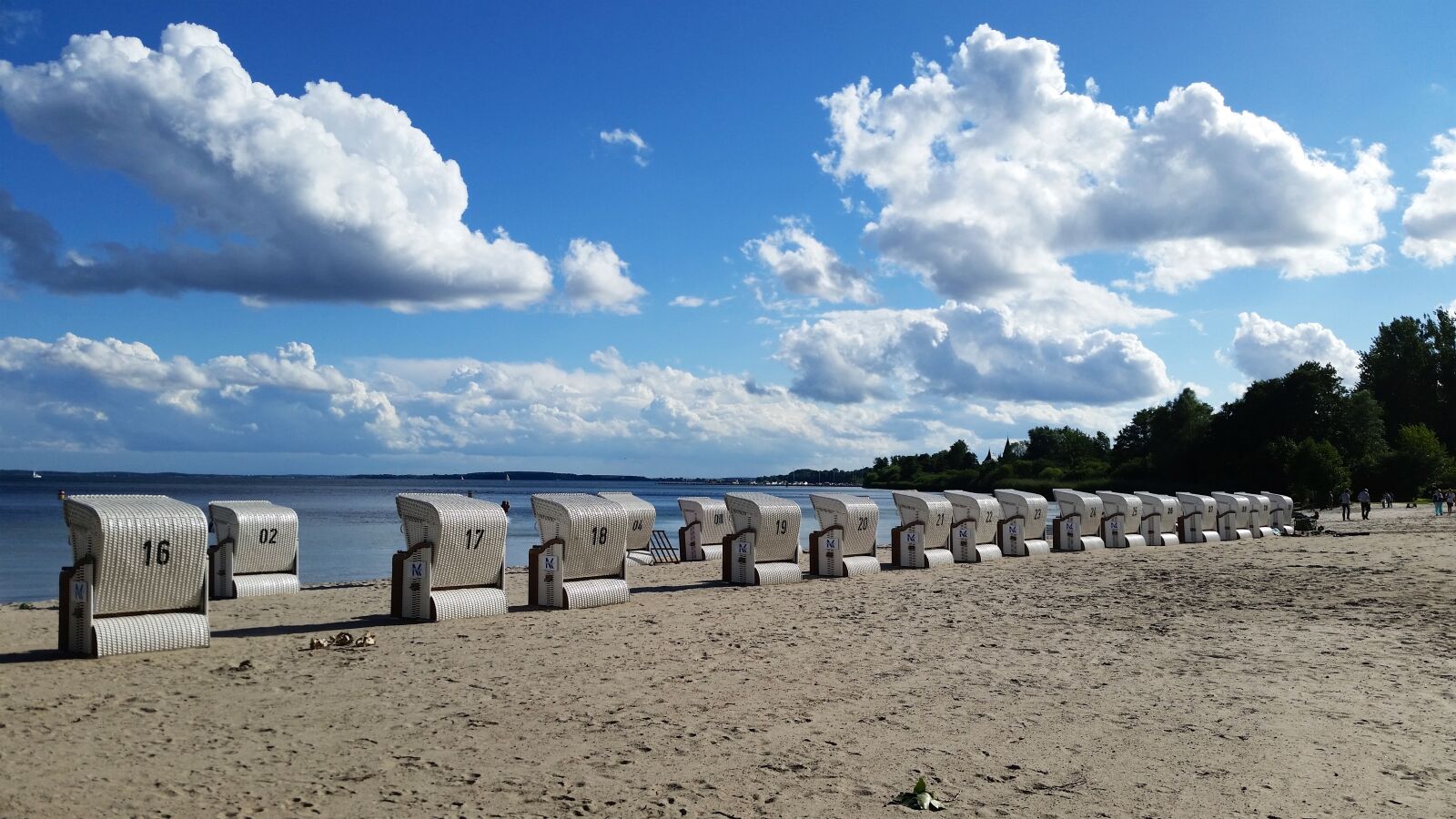 Samsung Galaxy S5 sample photo. Beach, klink, sky photography