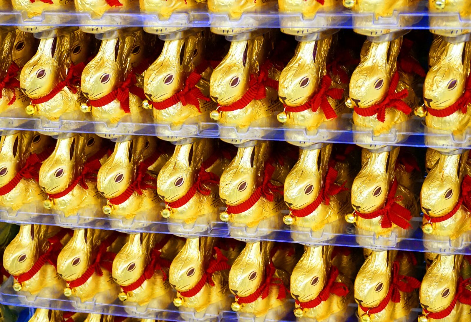 Sony E 16-50mm F3.5-5.6 PZ OSS sample photo. Easter bunny, chocolate, easter photography