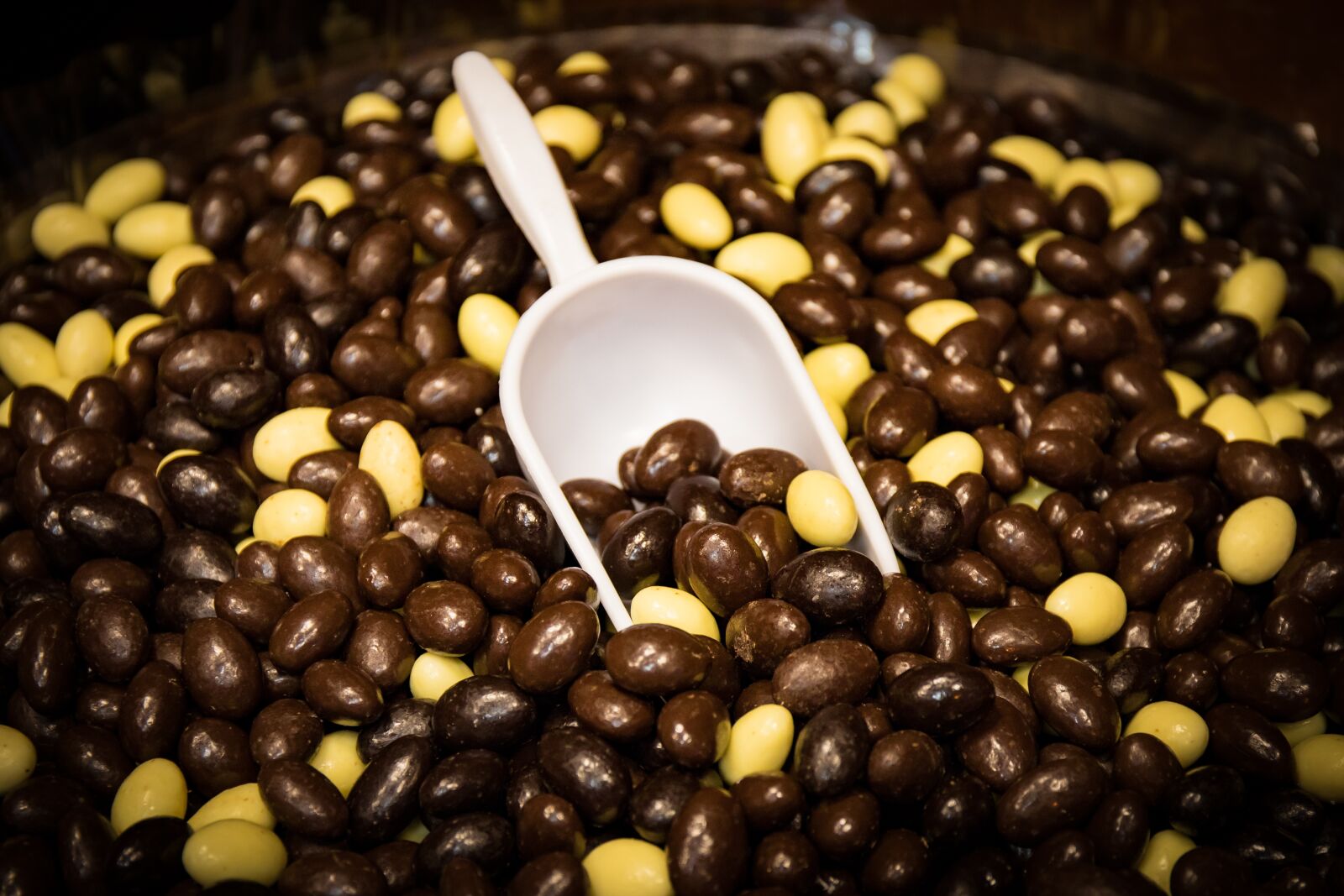Canon EF 24-70mm F4L IS USM sample photo. Sweets, candy, calories photography