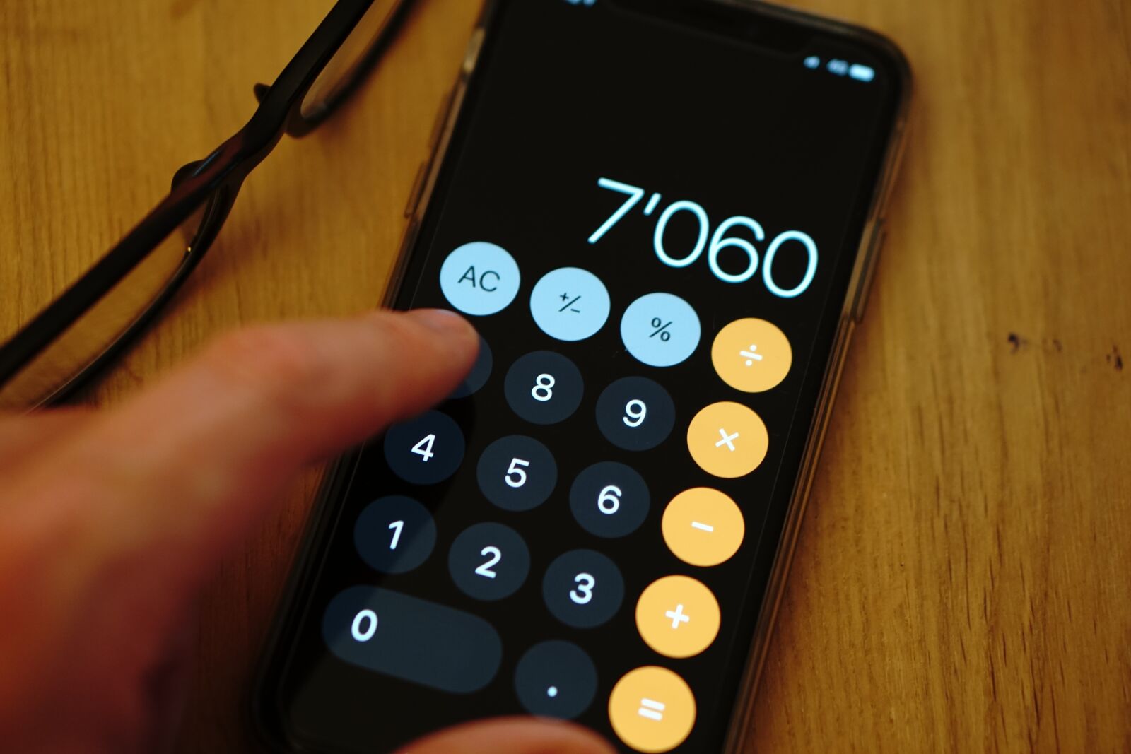 Sony a6300 + E 50mm F1.8 OSS sample photo. Calculator, mobile phone, count photography