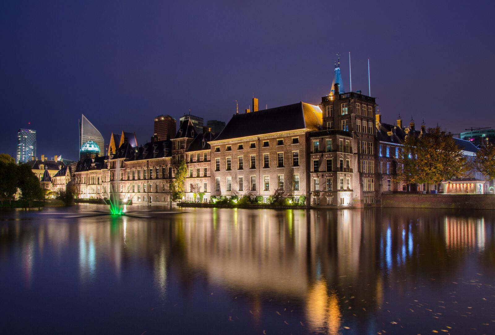 Nikon D7000 sample photo. Binnenhof, the hague, politics photography