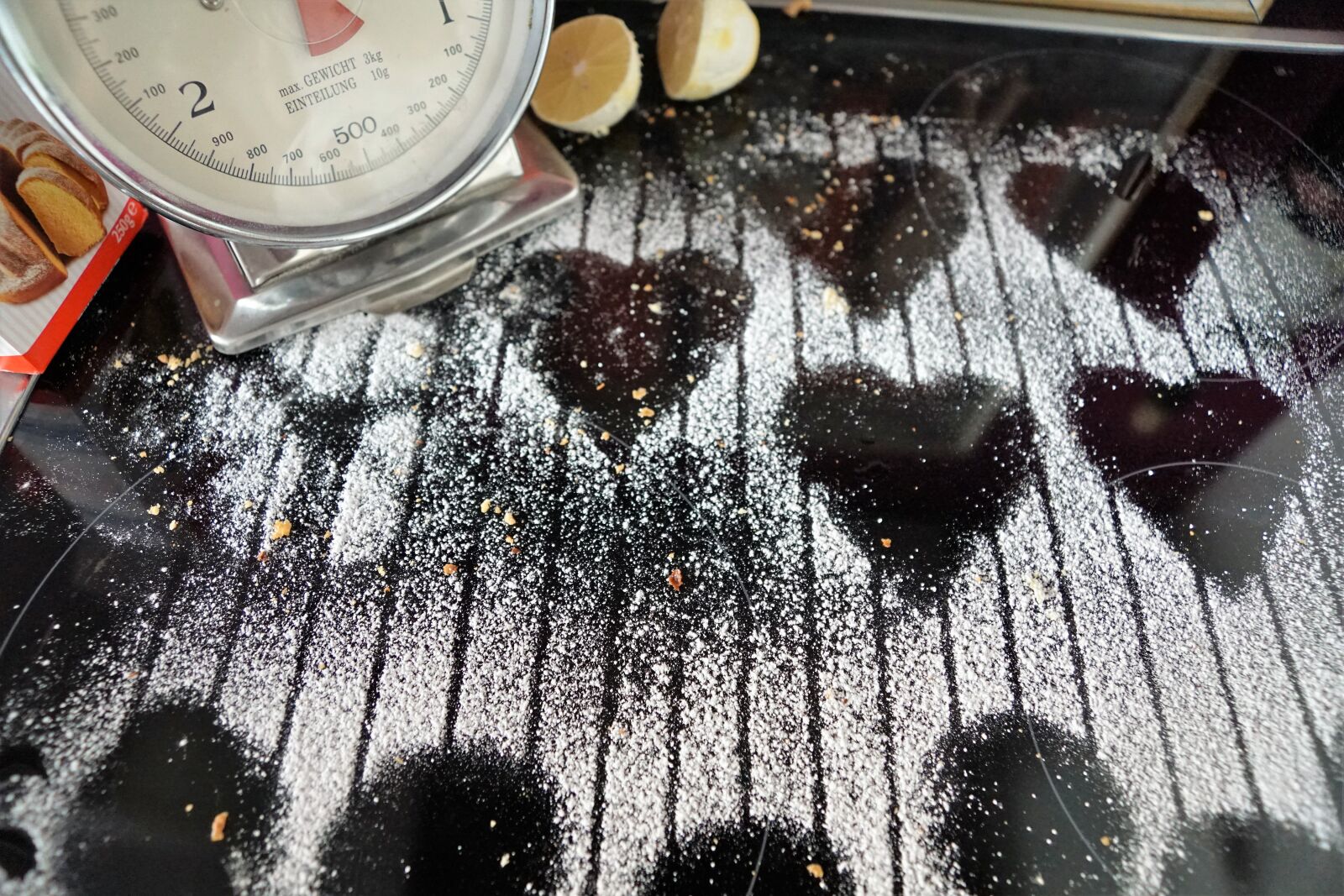 Sony ILCA-77M2 + Sony DT 16-50mm F2.8 SSM sample photo. Heart, bake, powder photography
