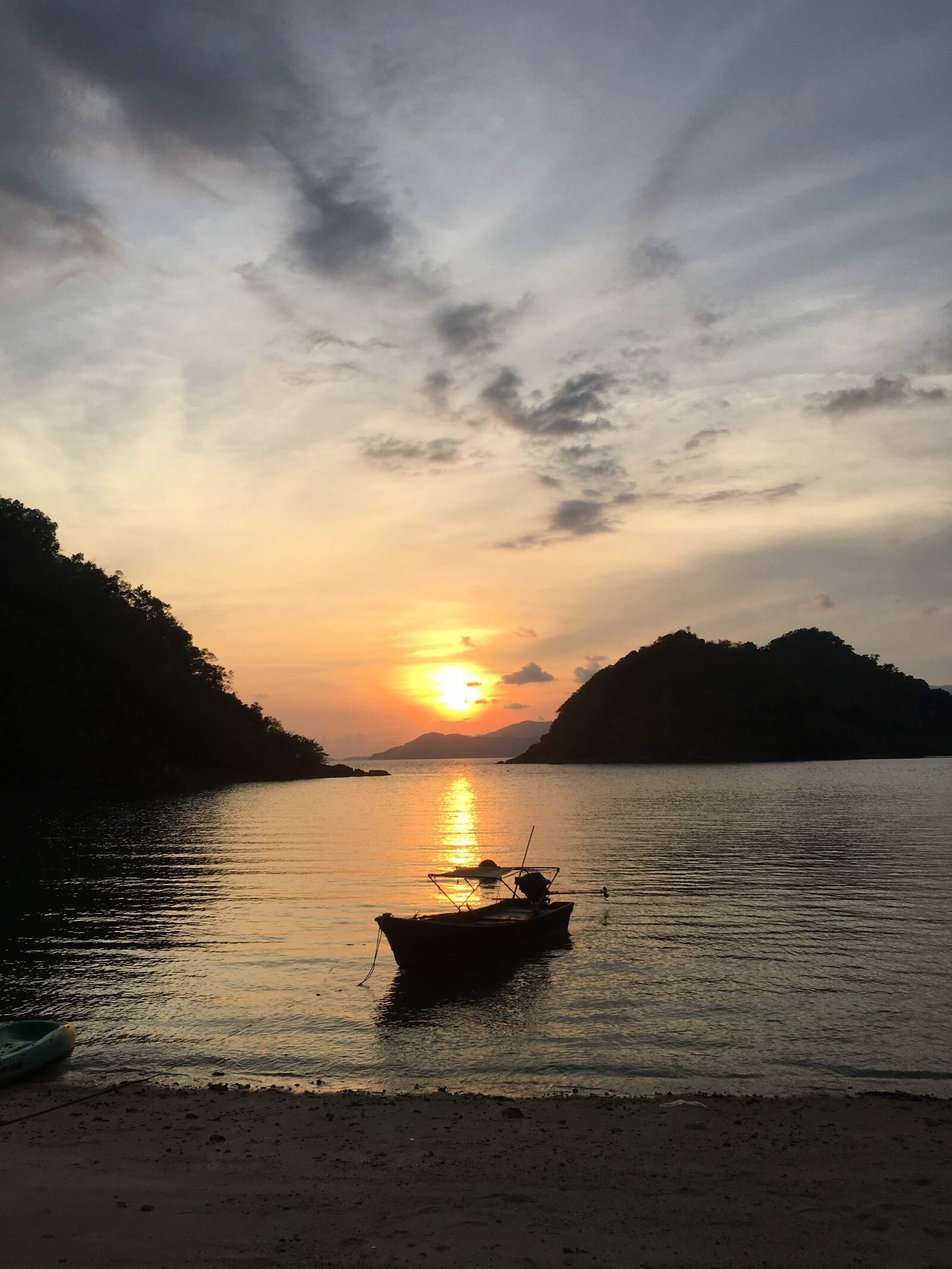 Apple iPhone 6s sample photo. Sunset, mountains, beach photography