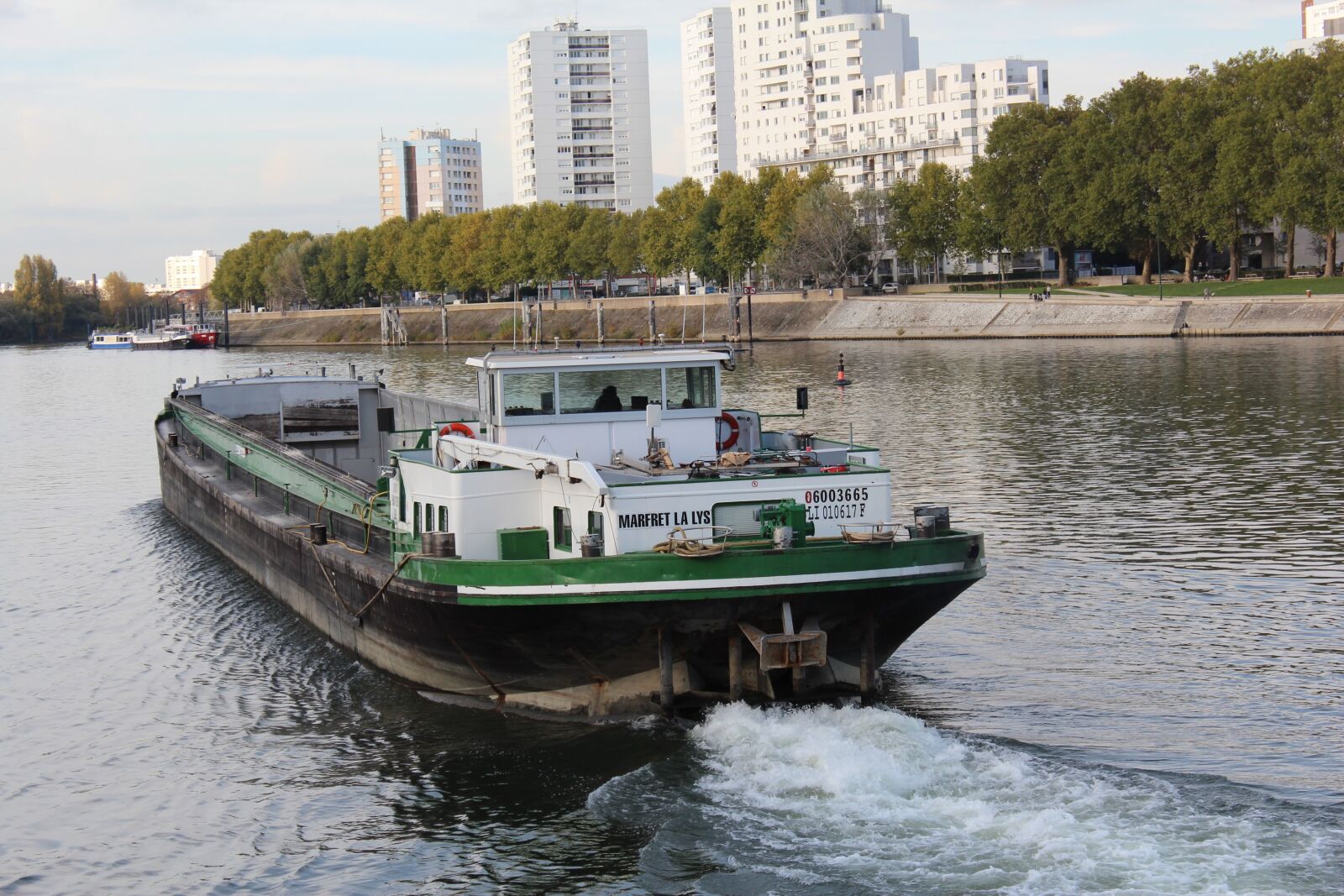 Canon EOS 600D (Rebel EOS T3i / EOS Kiss X5) sample photo. Water, peniche, river photography