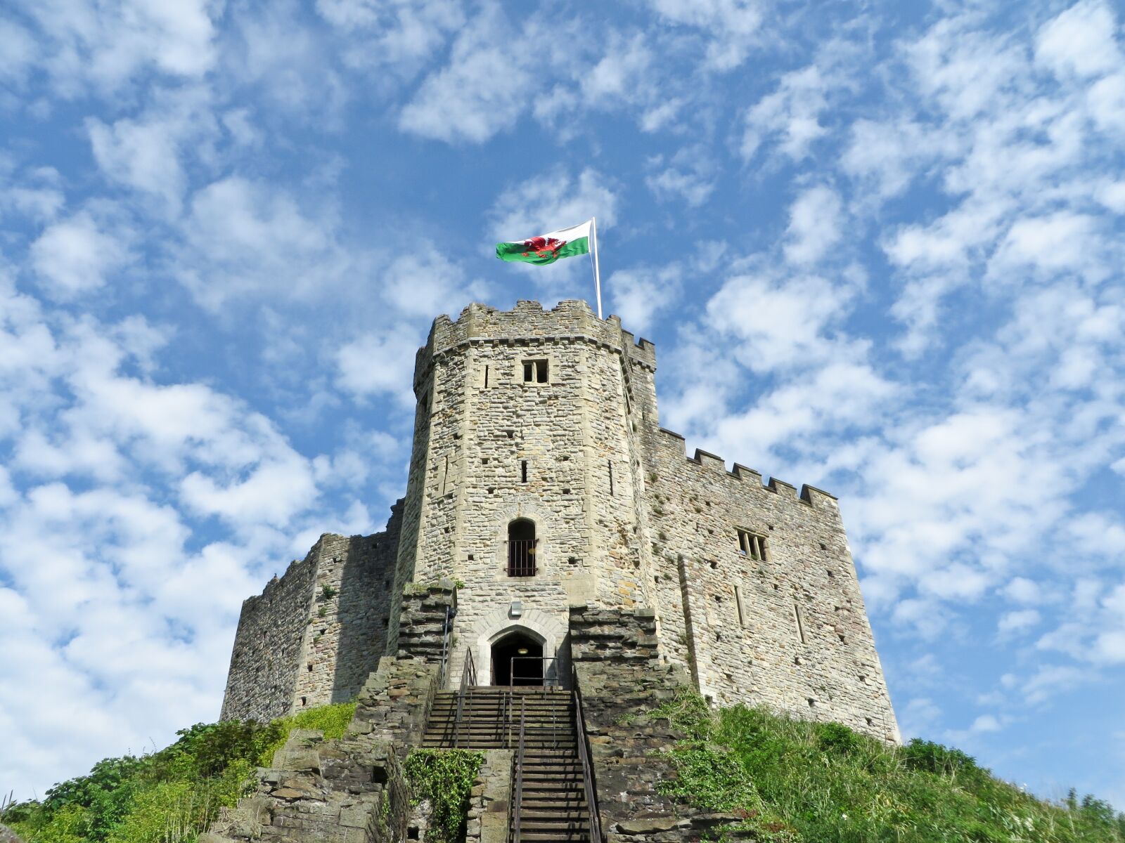 Canon PowerShot SX280 HS sample photo. Cardiff castle, castle, tower photography
