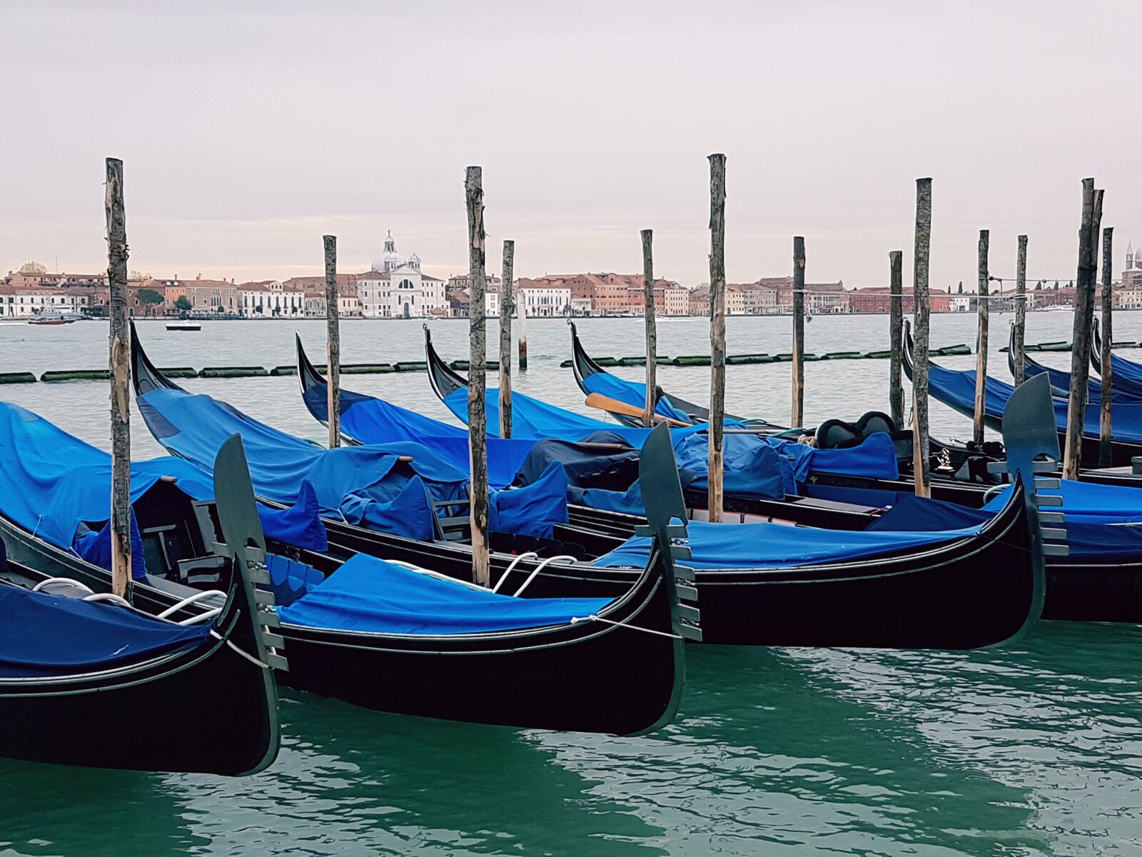 Samsung Galaxy S7 Edge sample photo. Gondola, canal, venice photography