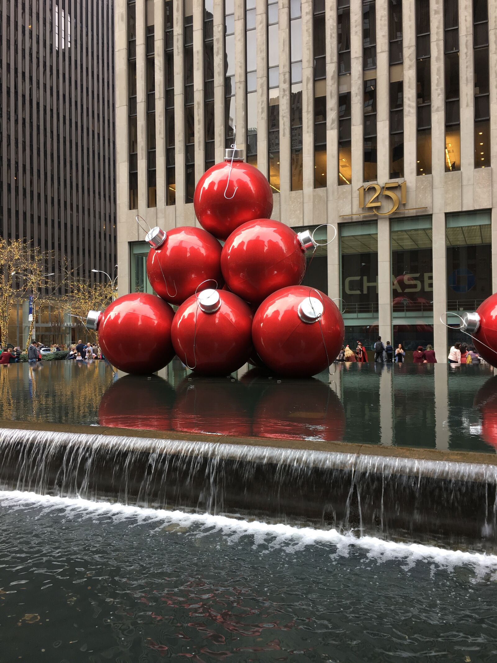 iPhone 6s Plus back camera 4.15mm f/2.2 sample photo. Christmas, nyc, winter photography