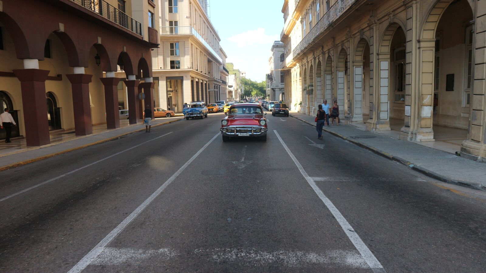 Canon EOS M10 sample photo. Havana, cuba, oldtimer photography