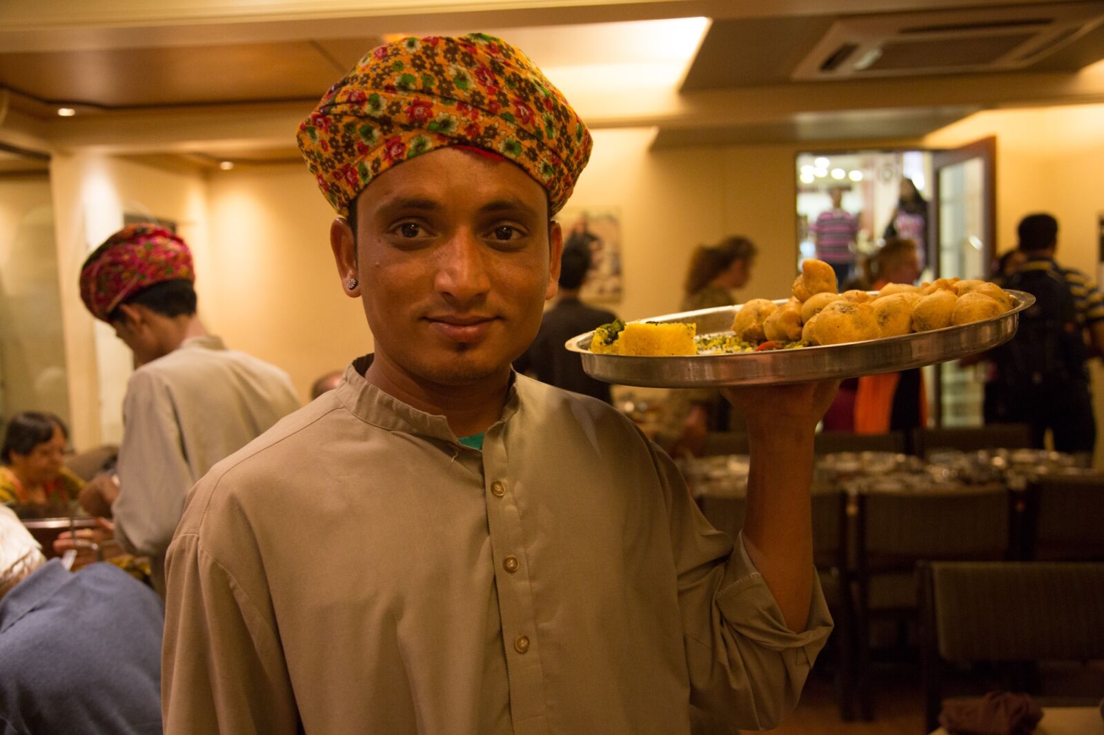 Canon EF 24-105mm F4L IS USM sample photo. India, waiter, oriental photography