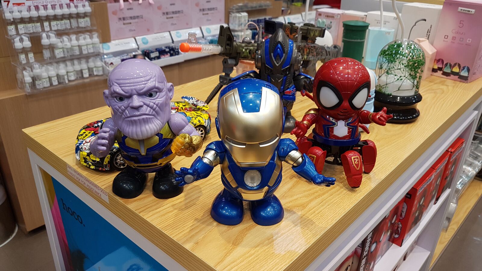 Samsung Galaxy S7 Edge sample photo. Toys, avengers, ironman photography