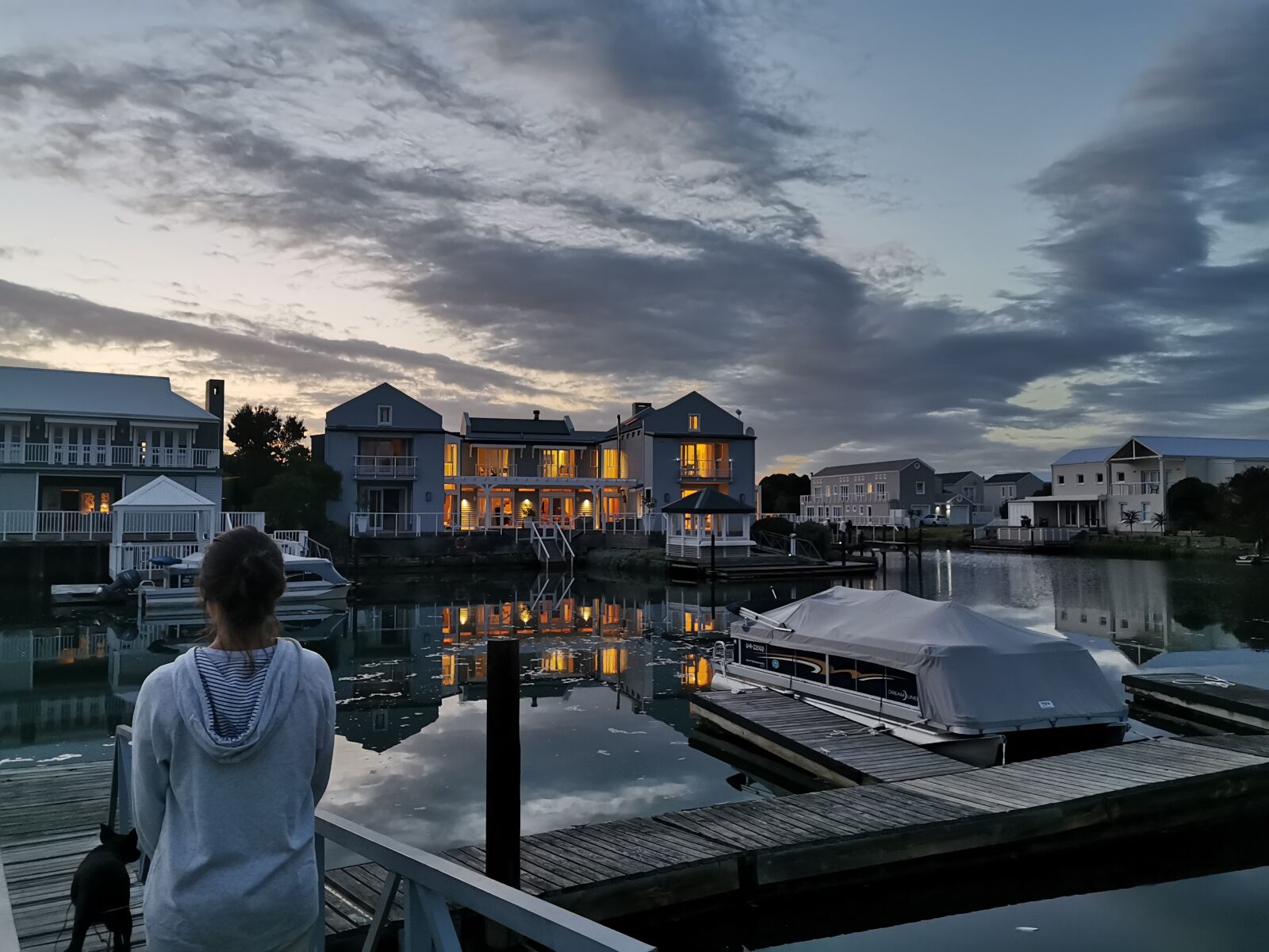 HUAWEI P30 Pro sample photo. Night house, evening lake photography
