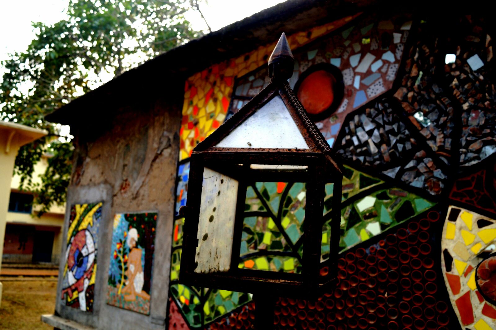 Sony SLT-A58 sample photo. Wall, lamps photography