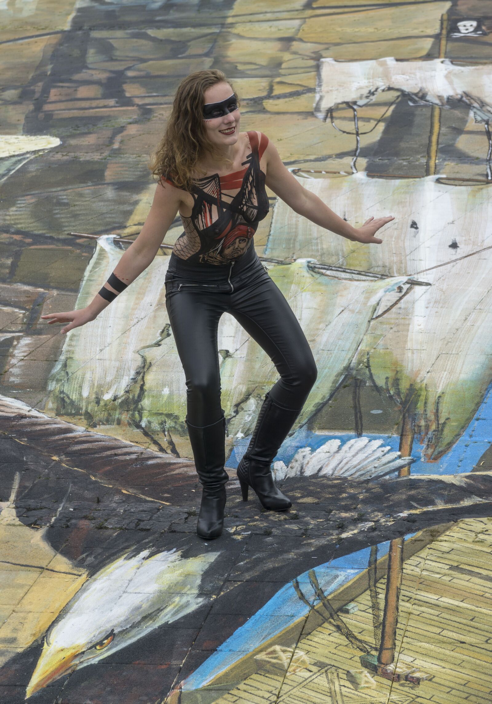 Sony a6000 + Sony Vario-Tessar T* E 16-70mm F4 ZA OSS sample photo. Woman, body painting, art photography
