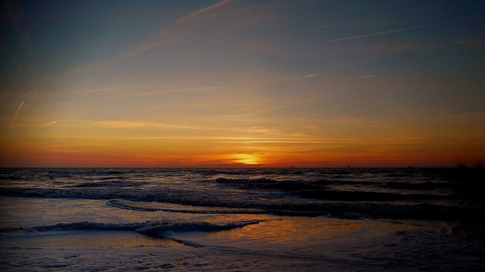 Nikon Coolpix S6400 sample photo. Sunset, beach, sea photography