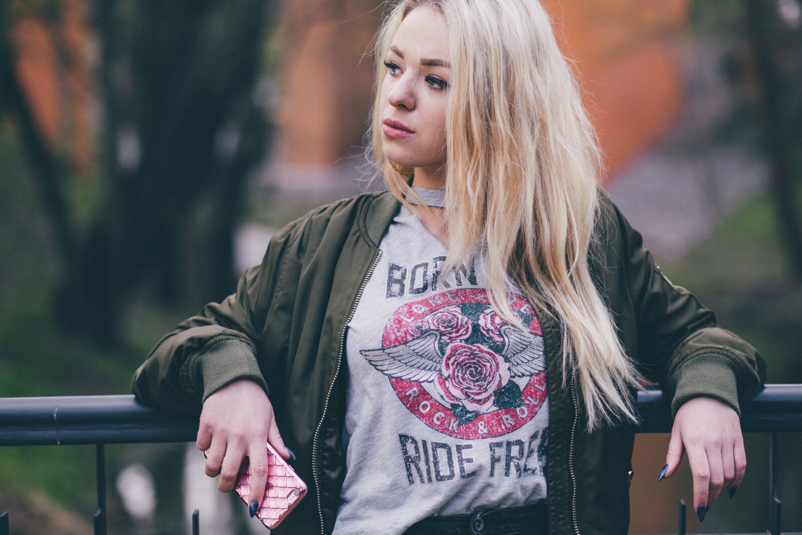 Canon EF 85mm F1.8 USM sample photo. People, woman, girl photography