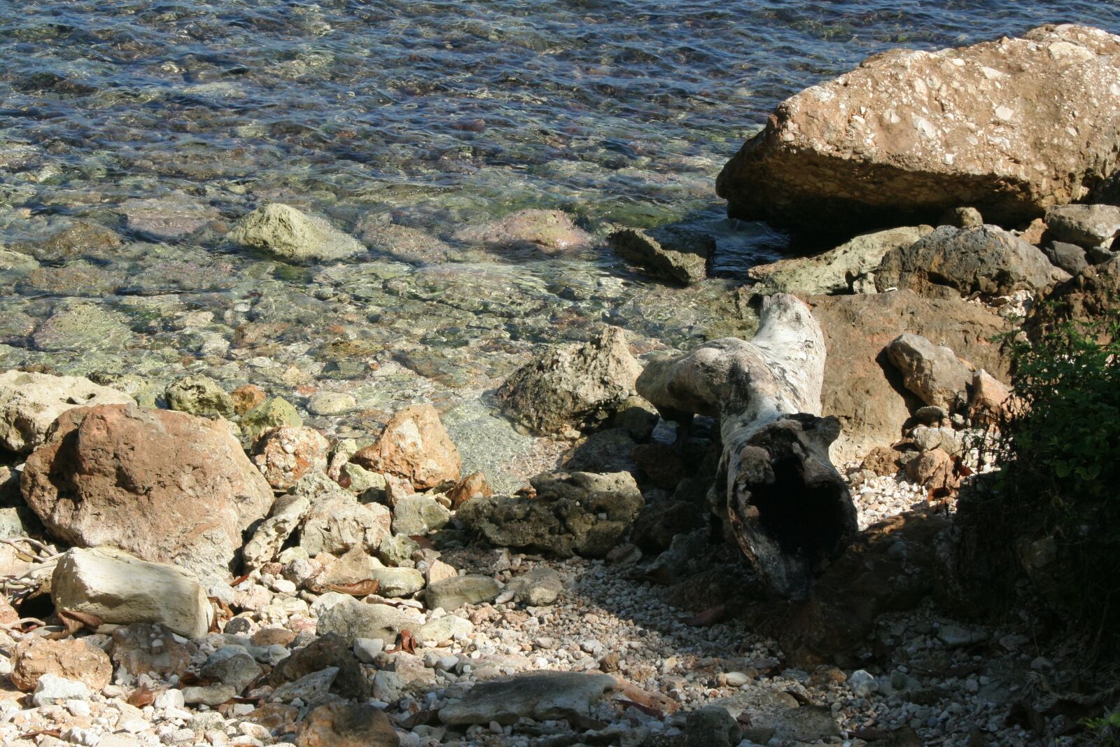 Canon EOS 350D (EOS Digital Rebel XT / EOS Kiss Digital N) sample photo. Stones, sea, rock photography