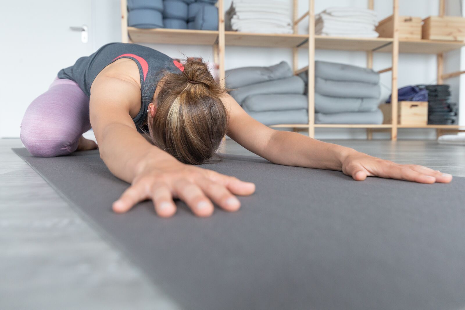 Canon EOS-1D X sample photo. Yoga, mat, woman photography