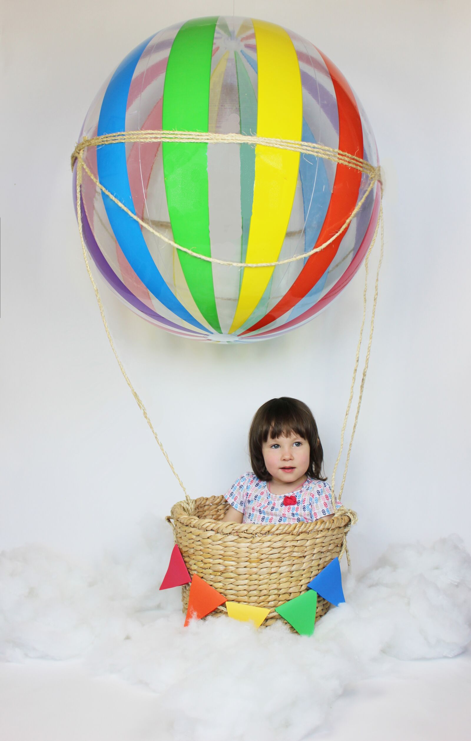 Canon EOS 600D (Rebel EOS T3i / EOS Kiss X5) sample photo. Kids, balloon, happy photography